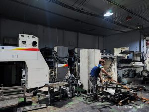 Đưa máy 1F4 vào trị trí tại Bình Dương