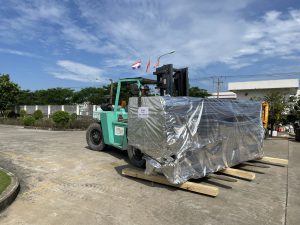 xe nâng di chuyển hàng hóa máy cnc logistics