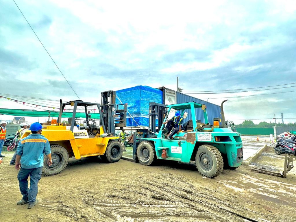 Rút container chiller — Hữu Sang Logistics