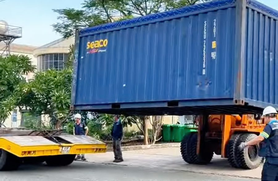 Rút container vận chuyển máy CNC tại KCX