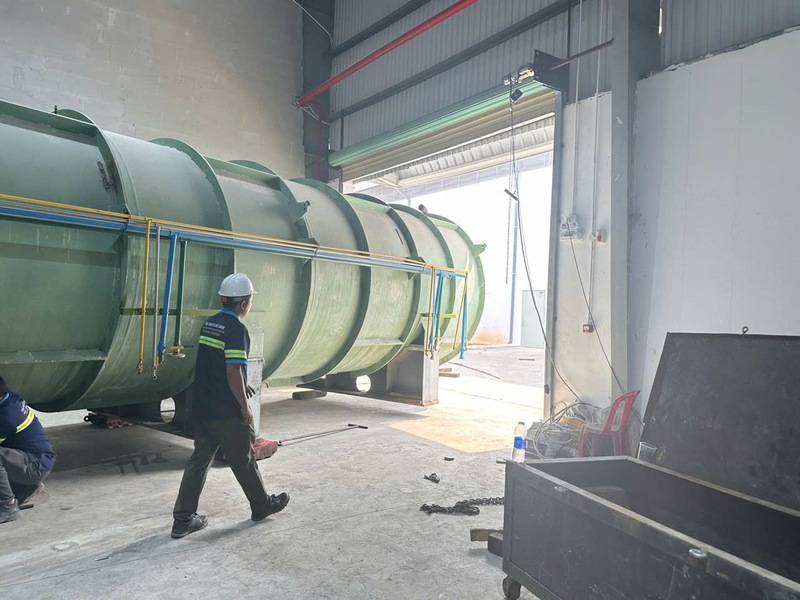 Xe cẩu chuyên dụng chuyển kho xưởng tại KCN Nhơn Trạch - Hữu Sang Logistics